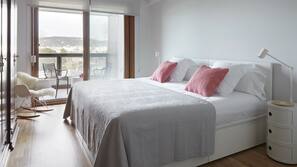 4 bedrooms, blackout curtains, iron/ironing board, free WiFi