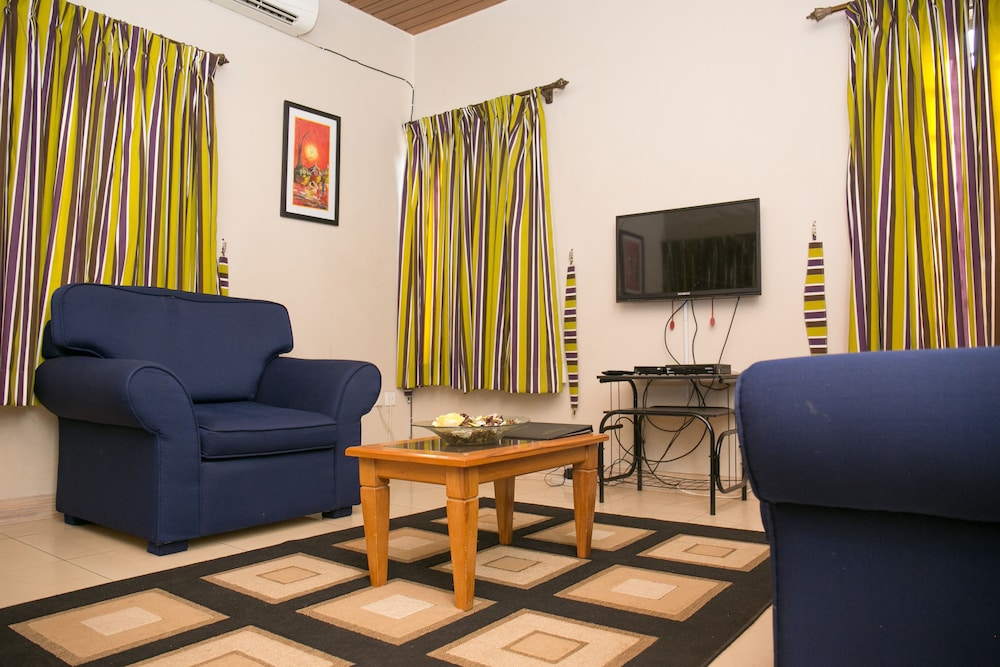 Private Furnished One Bedroom Apartment in Ghana + Free WIFI in Accra
