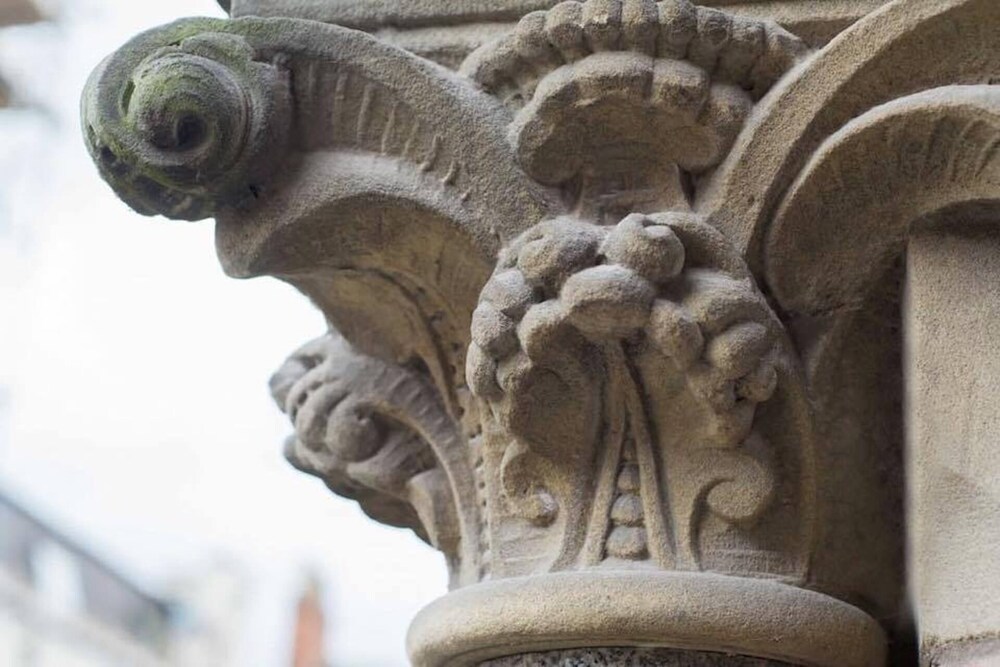 Luxury chapel apartment within Chester city walls, with parking. Deals