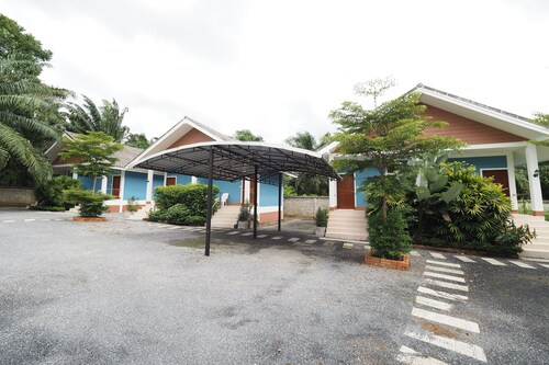 Hotels Near Emerald Pool Khlong Thom Find Cheap 12 Hotel - 