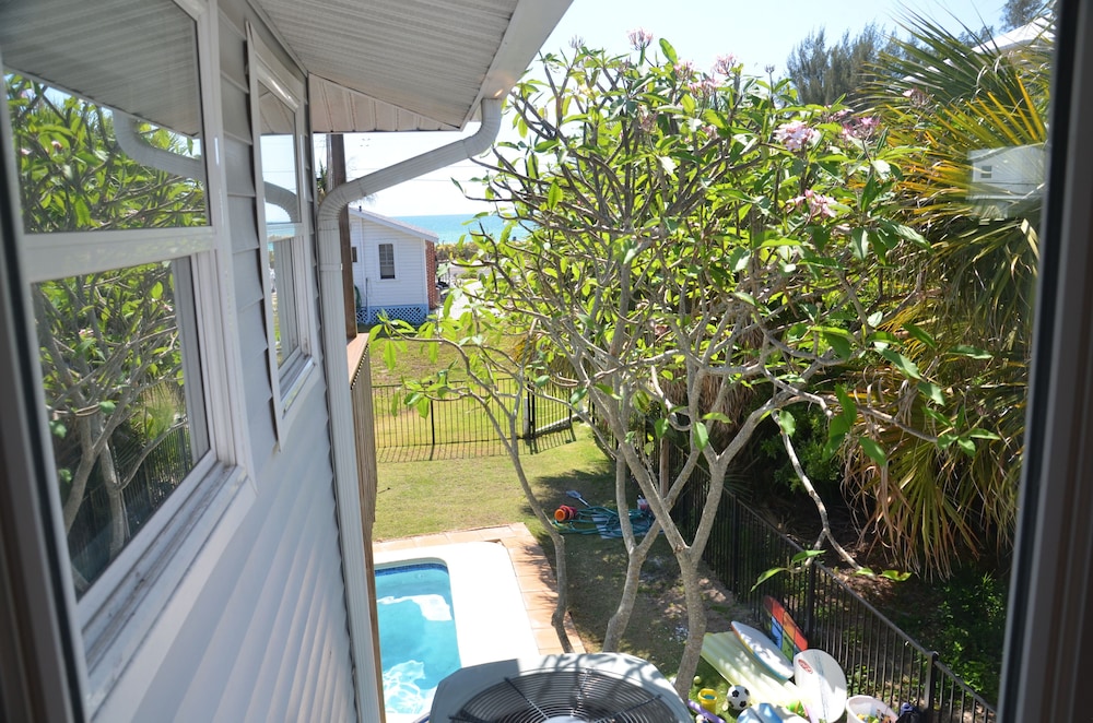 Gulfviews inside home, Pool, duplex, SUP+Kayak+Firepit+Patio+Crows Nest+Grill Bradenton Beach