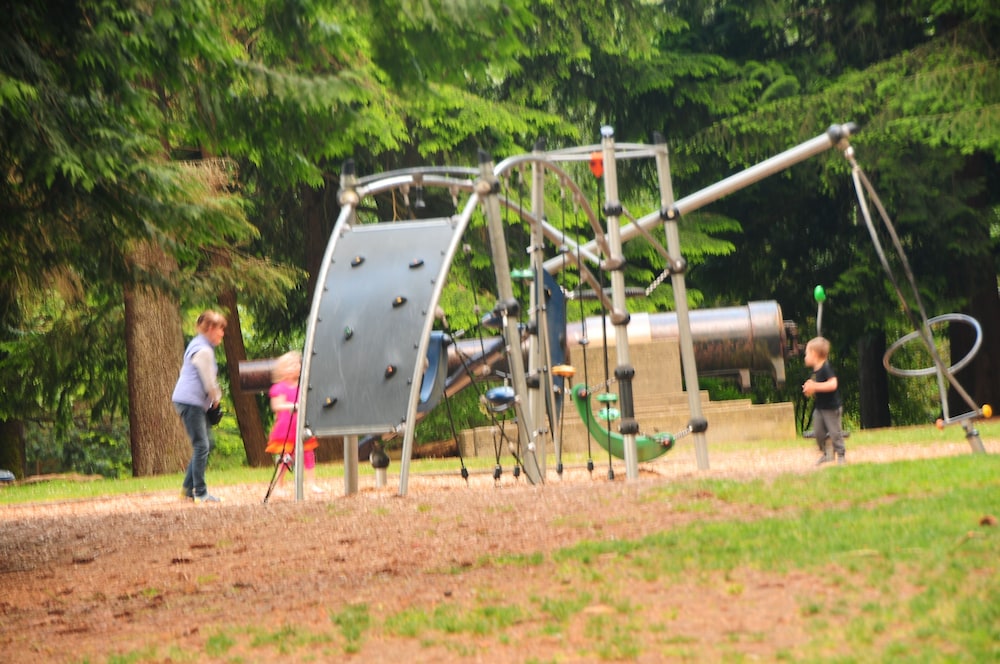 Shoreline Leisure Holiday Inn