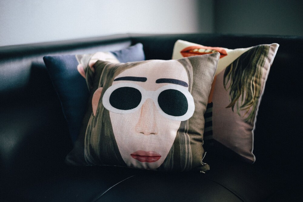 NEWLY RENOVATED SMART HOME CONDO WITH CITY VIEW!!!