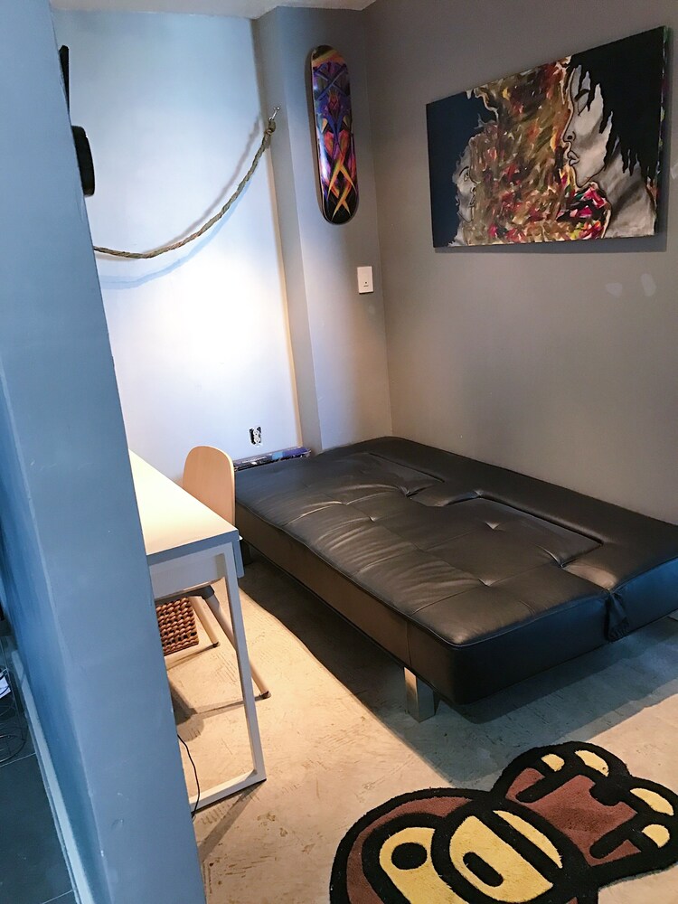 NEWLY RENOVATED SMART HOME CONDO WITH CITY VIEW!!!