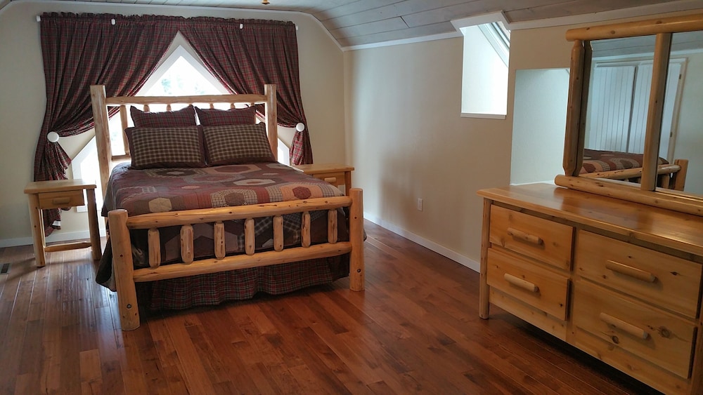 Lake Superior Vacation Home near Pictured Rocks view of AuTrain and