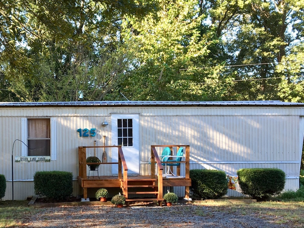Quiet and Secluded Flyfishing Hideaway , Heber Springs, AR Vacation Rental Mobile home ByOwner