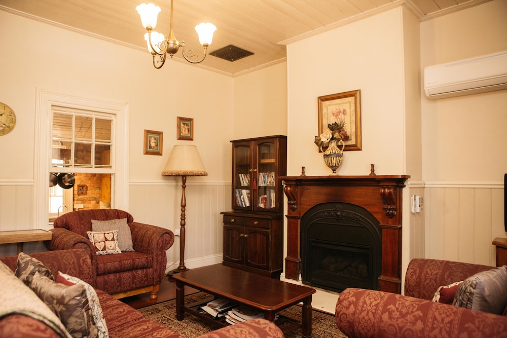 Bell's Cottage Collective
