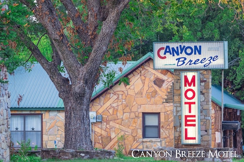 Great Place to stay Canyon Breeze Motel near Davis 