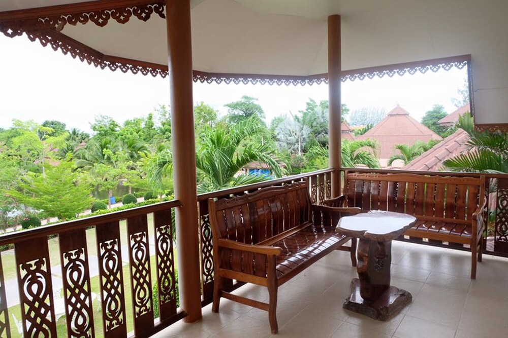 Living area, Ruen Sam Ran Resort