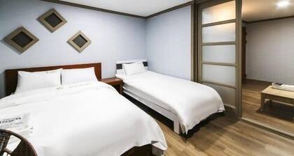 Happy Q Motel