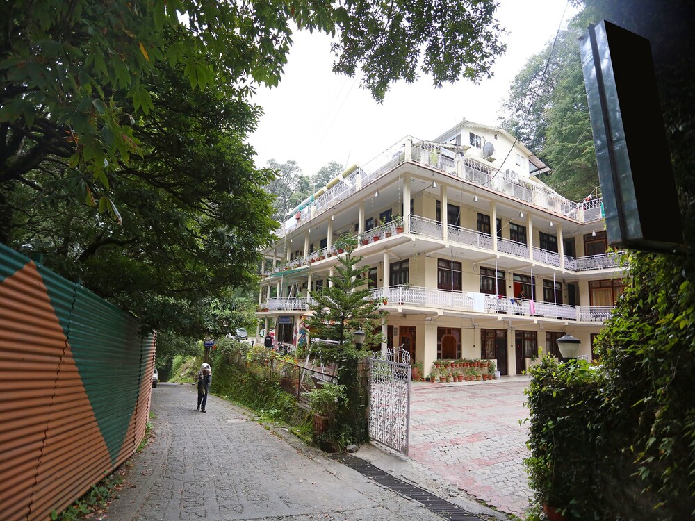 Oyo Rooms 161 Nainital Lake In Haldwani Hotel Rates Reviews On Hotel Entrance