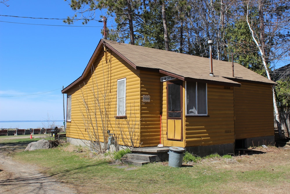 Glen Garry Motel and Cottages, North Bay: C$90 Room Prices & Reviews