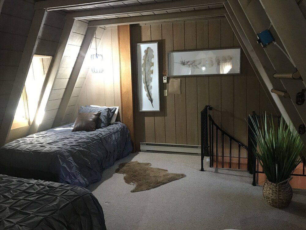 Bailey's Harbor Cabin Secluded in Woods,Walking distance to Kangaroo