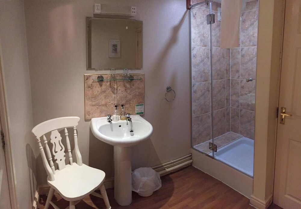 The Hardinge Arms Hotel Reviews, Photos & Rates