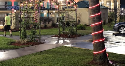 Econo Lodge Inn & Suites Hardeeville I-95