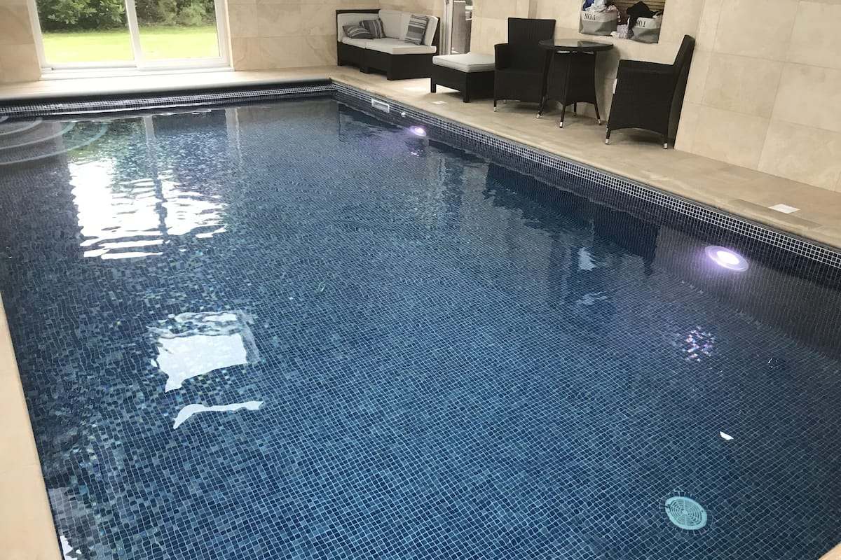 Goodwood House With Indoor Pool And Hot Tub 2021 Pictures Reviews Prices Deals Expedia Ca