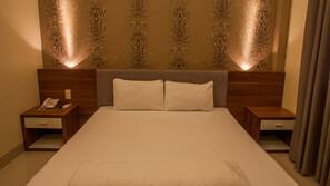 Minibar, bàn, truy cập Internet không dây miễn phí