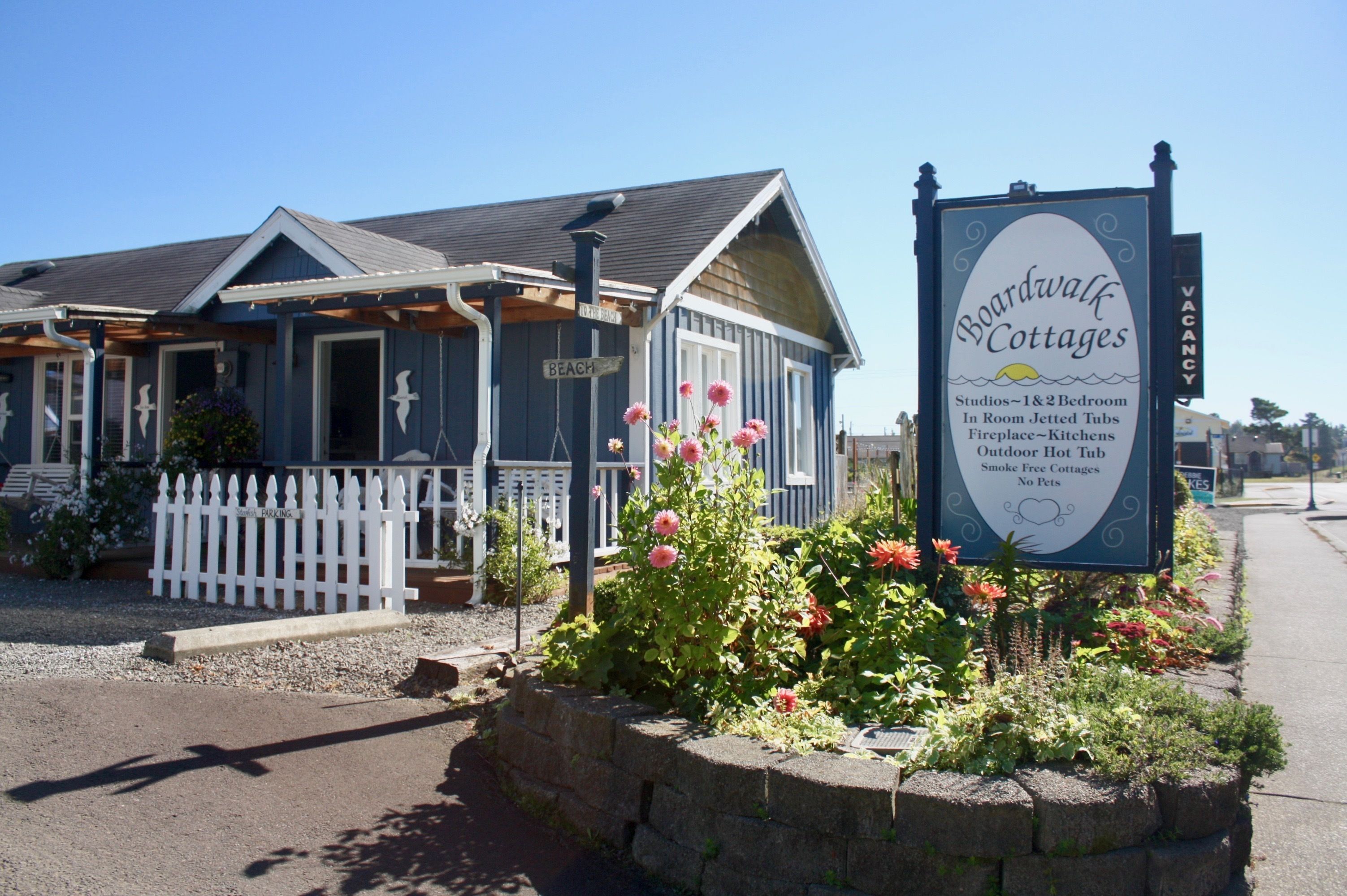 Boardwalk Cottages In Long Beach Wa Expedia