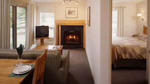 TV, fireplace