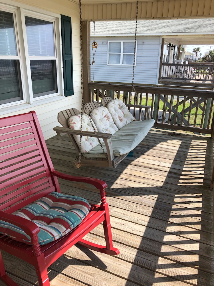 OCEANFRONT! Reduced rates for monthly rental.