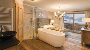 5 bedrooms, premium bedding, individually decorated