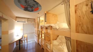 Rideaux occultants, Wi-Fi gratuit, draps fournis