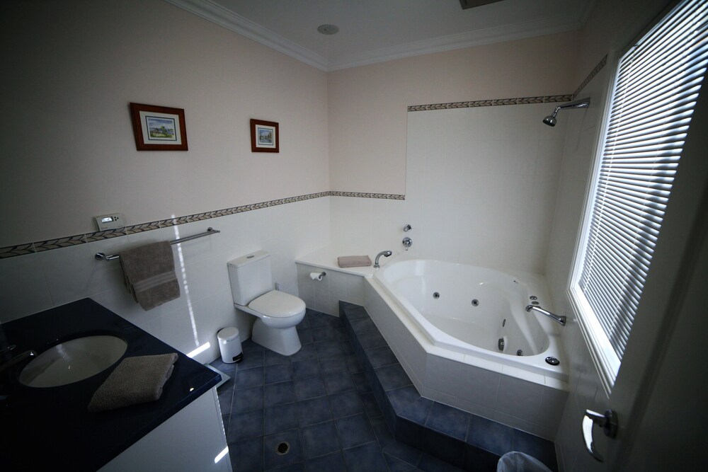 Lochnagar Barossa - Adults Only
