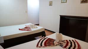 Tabla de planchar con plancha, camas supletorias, wifi gratis