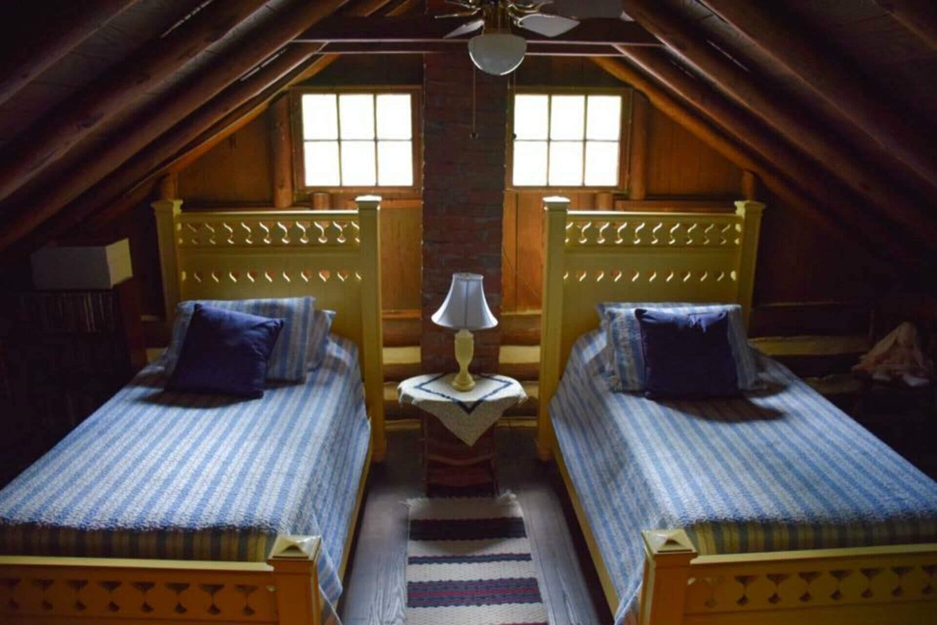 River’s Edge Cabin- Perfect for Romance/Outdoor Adventures/Relaxation in Elkins, United States