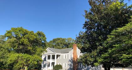 The Elizabethtown Inn