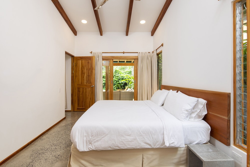 Tropical Boutique Sunrise Villa Walk to the beach Santa Teresa Vrbo