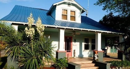 The Island Guest House & Cottages