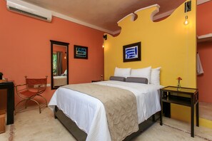 Habitación Colonial. | In-room safe, iron/ironing board, free WiFi, bed sheets