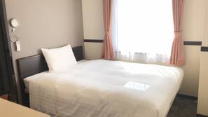 Down comforters, in-room safe, desk, laptop workspace