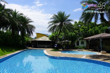 River Forest Resort Hotel Deals Reviews Dongshan Twn -