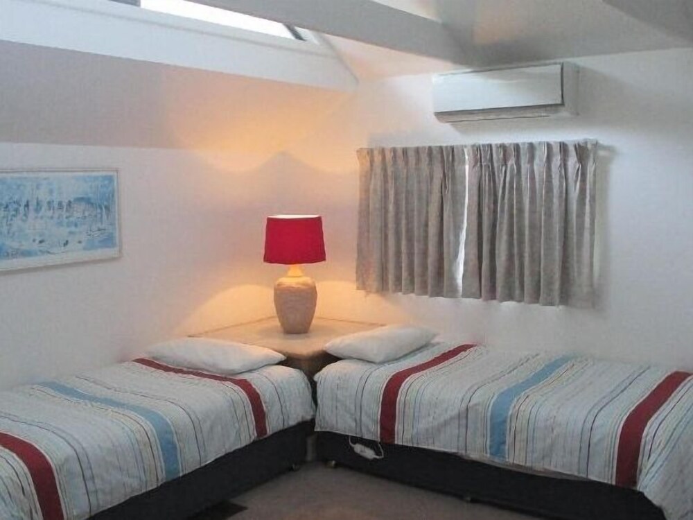 Petrel Deluxe Villa