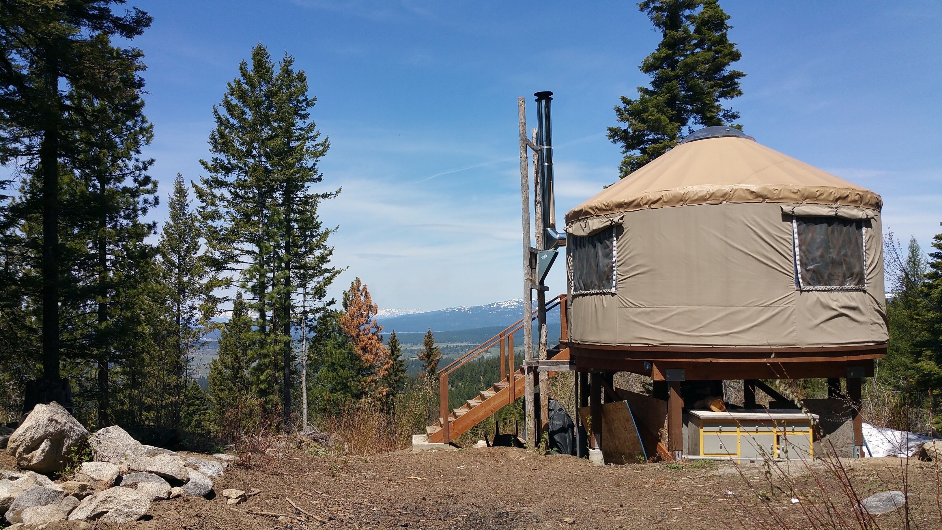 Silver Fox Yurt - Where the Mountains Meet the Moon in Tamarack, United States