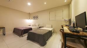 Premium bedding, desk, free WiFi