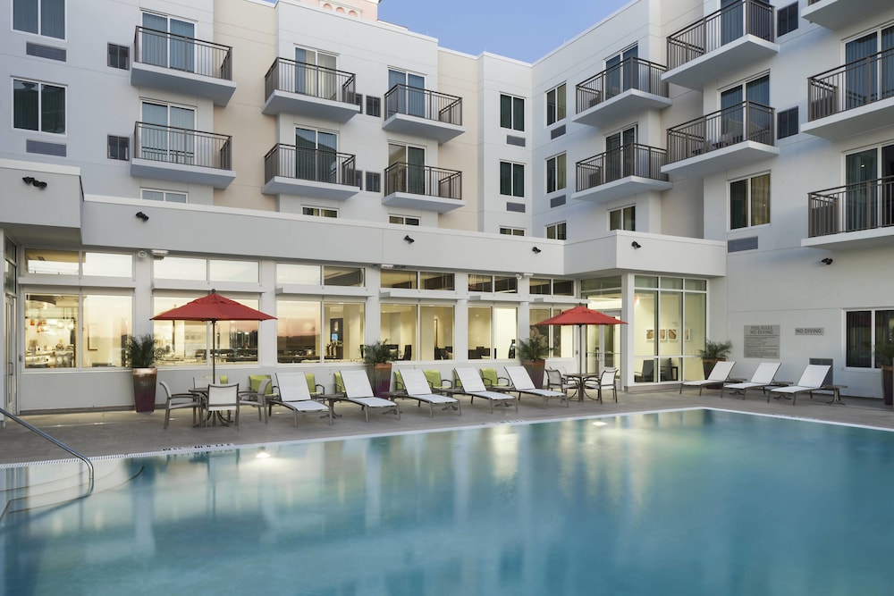 Outdoor pool, SpringHill Suites by Marriott Clearwater Beach