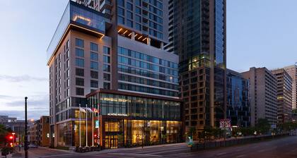 AC Hotel by Marriott Montreal Downtown