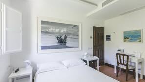 Minibar, in-room safe, desk, iron/ironing board
