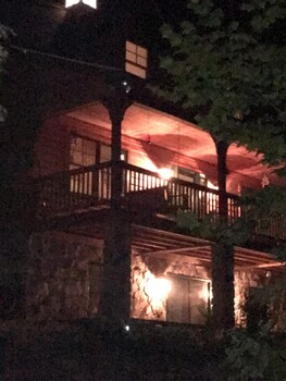 Get Away From It All In This Beautiful Large Country Cabin