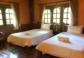 3 Bedroom Family House (Papaya) | Free WiFi