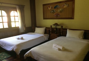 3 Bedroom Family House (Papaya) | Free WiFi