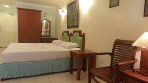 Desk, iron/ironing board, free WiFi
