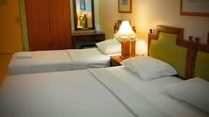 Desk, iron/ironing board, free WiFi