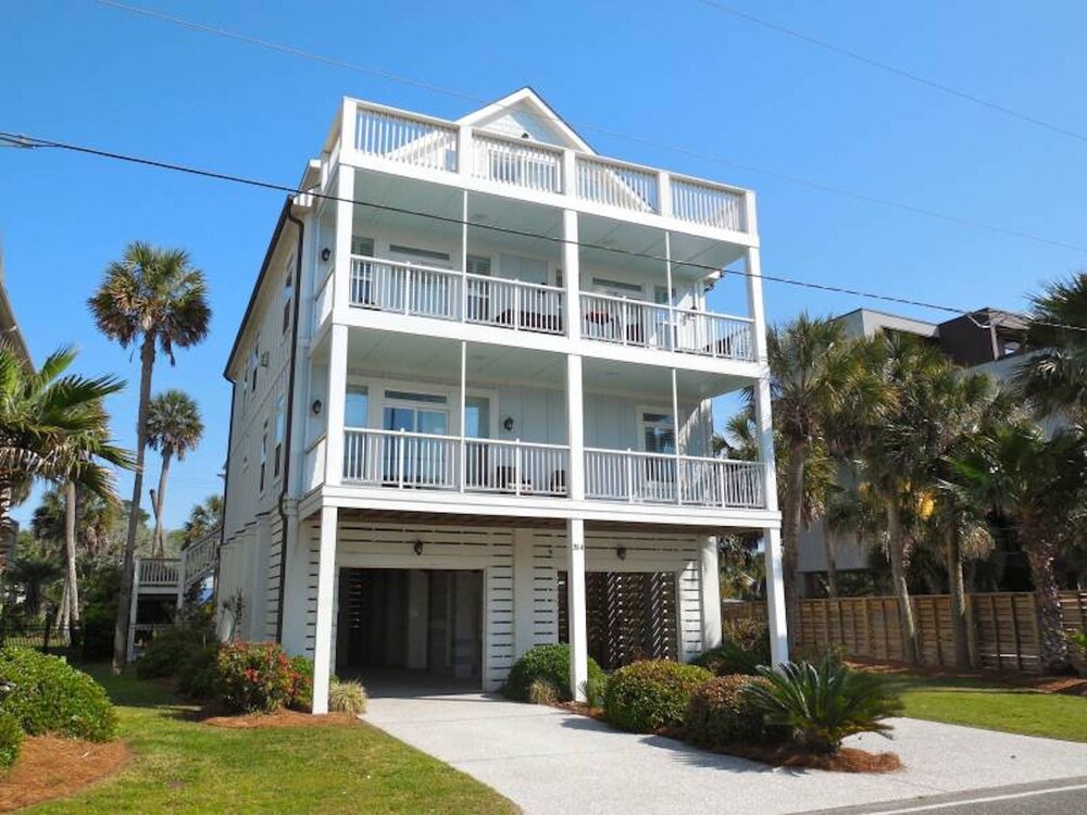 Beautiful high-end 2nd row home. Fantastic ocean views 3 blocks from Center St.