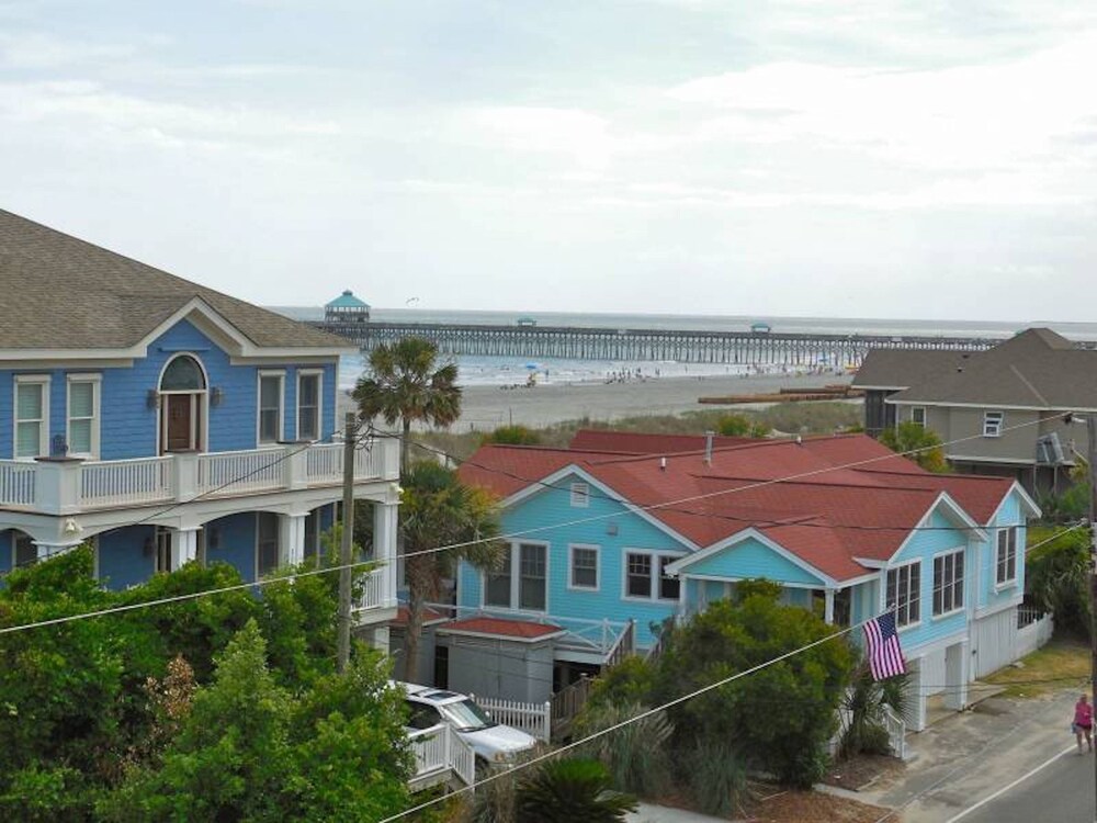 Beautiful high-end 2nd row home. Fantastic ocean views 3 blocks from Center St.