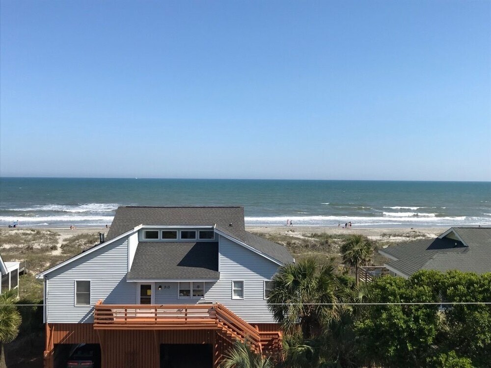 Beautiful high-end 2nd row home. Fantastic ocean views 3 blocks from Center St.