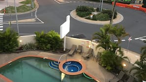 室外游泳池